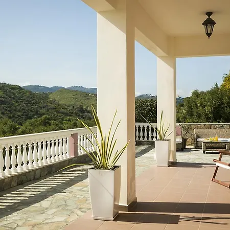 Villa Athinais *