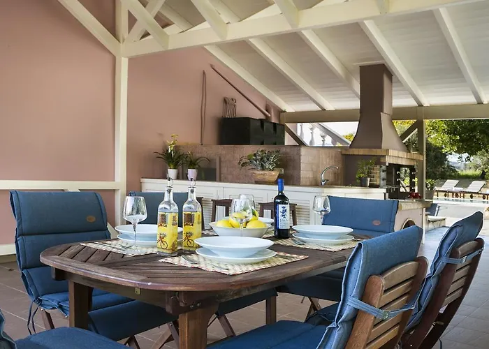 Athinais Villa Lixouri